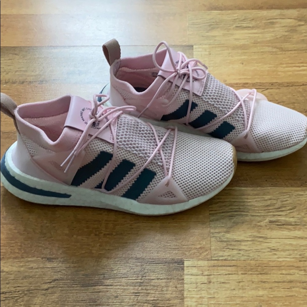 Adidas Pink Sneaker